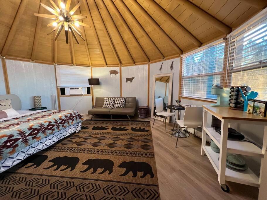 Vila Glamping-Sky Dome Yurt-Tiny House-2 By Lavenders Field Valley Center Exteriér fotografie